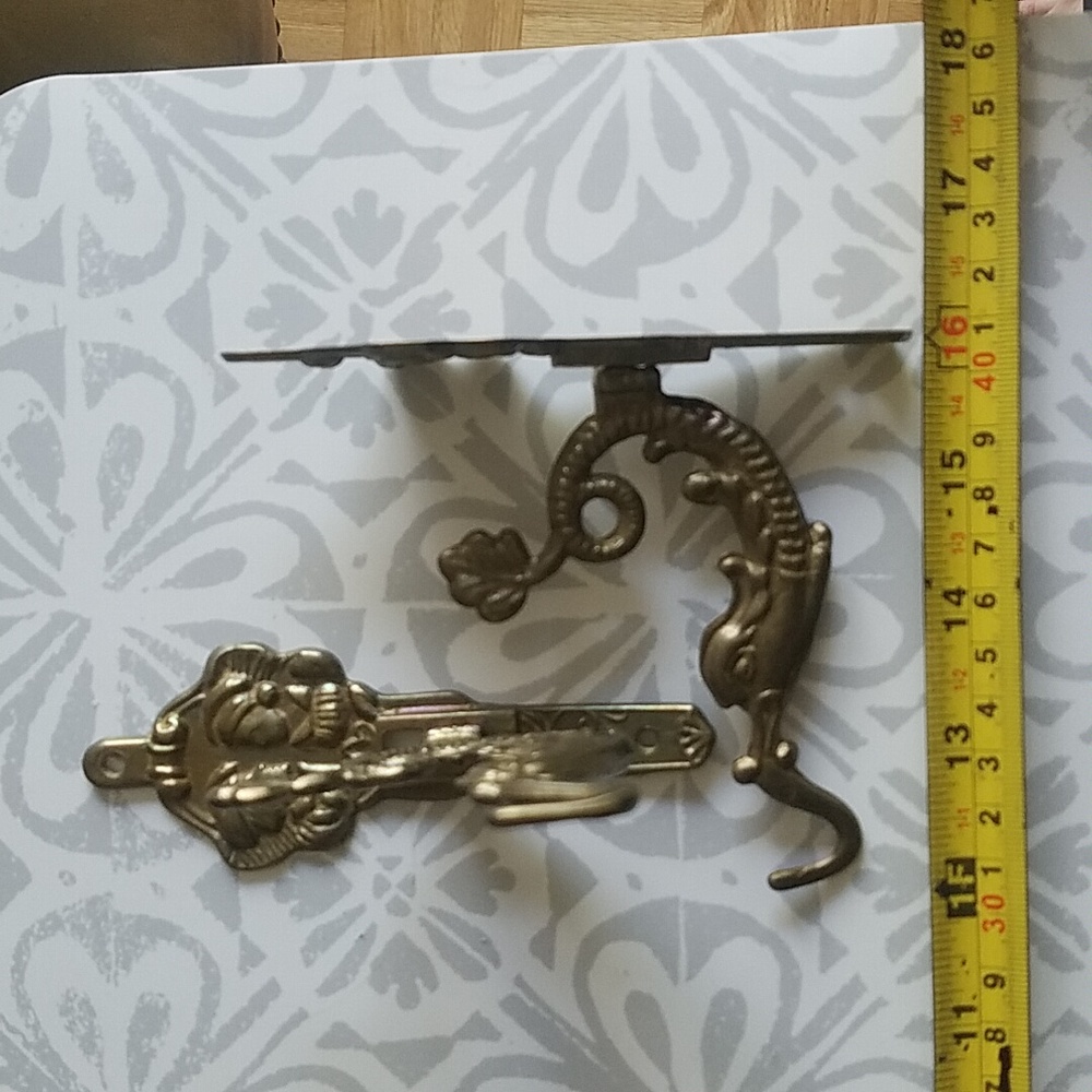 2 Antique Brass Ornate Romeo Juliet Lamp Mirror Hangers Wall Hooks Coat Rack